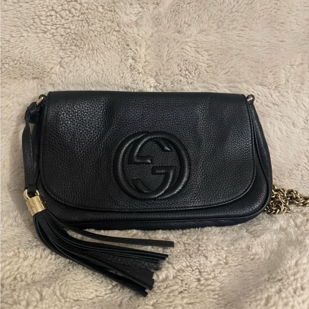 Gucci Pebbled Calfskin Medium Soho Flap